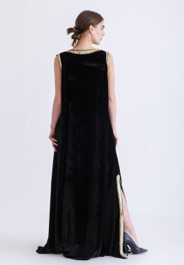 Royal Black Embroidered Sleeveless Velvet Kaftan