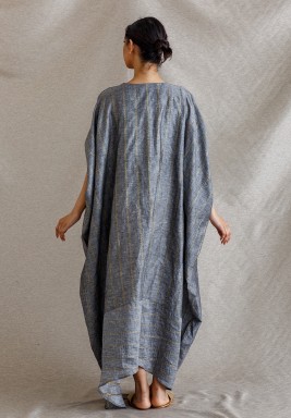 Grey Kaftan With a Velvet Collar Embellished With Gold Embroidery