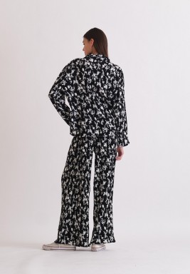 Black & White Shirt and Pants Set in Crinkle Fabric