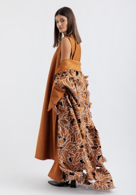 Brick Floral Bloom Embroidered Suede Bisht Set