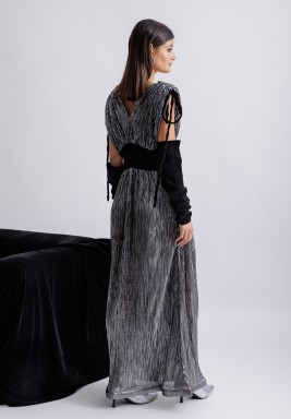 Curly Dress with Velvet Gloves 