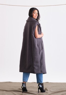 Dark Gray Sleeveless Fur Bisht