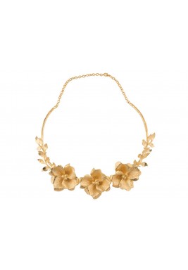 Flower blooms necklace 