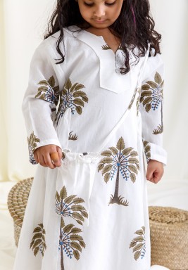 White Loose Dress with Multiple Prints 