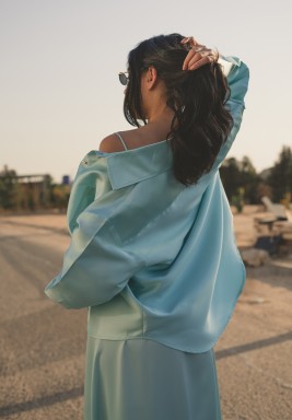 طقم فستان و قميص باللون الأكوا