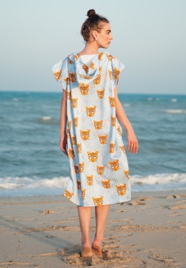 منشفة شاطئ بغطاء رأس بتصميم الفهد - باللون الأزرق الفاتح