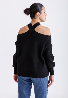 سويتر اسود صوف باكتاف مكشوفة 