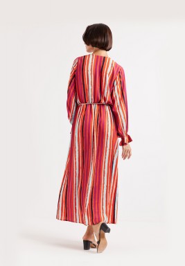 فستان طويل مخطط باللون البرتقالي