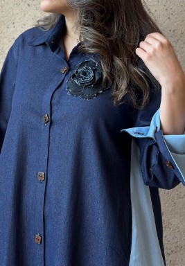 قفطان جينز بلونين.