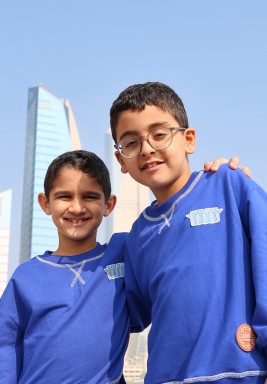 طقم أزرق للأطفال