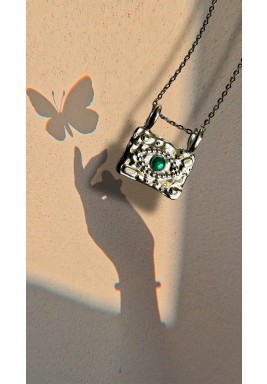 عقد "عين اليشم" الذهبي