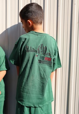 طقم أطفال باللون الأخضر