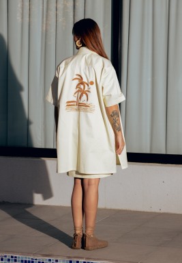 فستان و قميص دينم بارد مزين بتطريزعلى الظهر