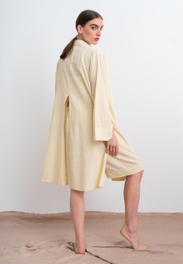 طقم قميص وشورت لينن باللون الأصفر الفاتح