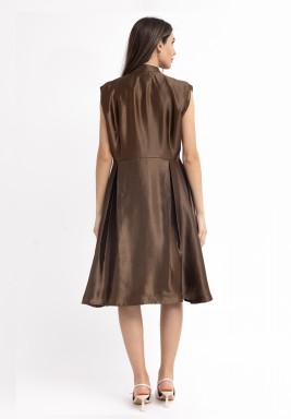 فستان بني وأوف وايت بطبقتين