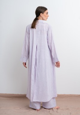 طقم قميص وبنطلون باللون الأرجواني الفاتح