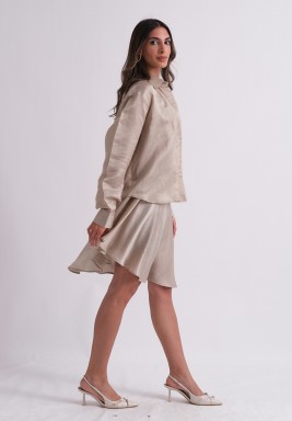 طقم مكوّن من قطعتين: فستان بكتف واحد و قميص