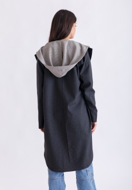 جاكيت اسود بقبعة