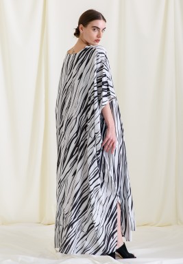 قفطان بطبعة حمار وحشي