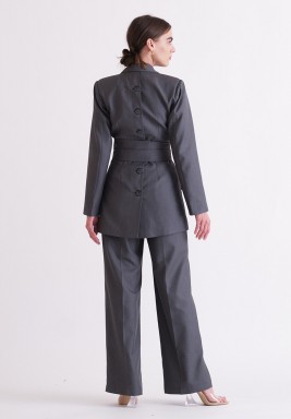 بليزر رمادي بحزام مزدوج