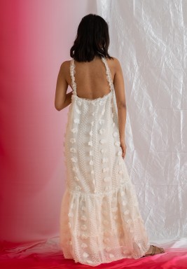 فستان شاطئي بلون بيج