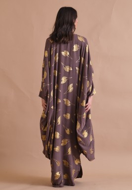 فستان كيوتو الرمادي مزخرف بطباعة أوراق شجر