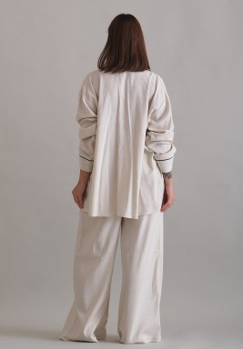 طقم قميص وبنطلون مخصص باللون البيج من الكتان