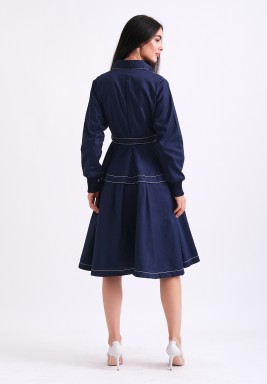 فستان كحلي واسع بقصة انسيابية