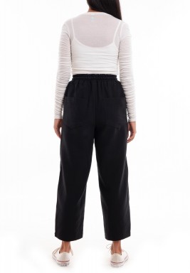 بنطال رياضة أسود بخطوط بيضاء