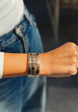 مجموعة أساور