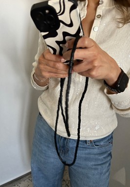 سوار هاتف أسود